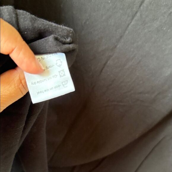 WOMENS RAYON Black Long Sleeve Top EUC L - Picture 8 of 8